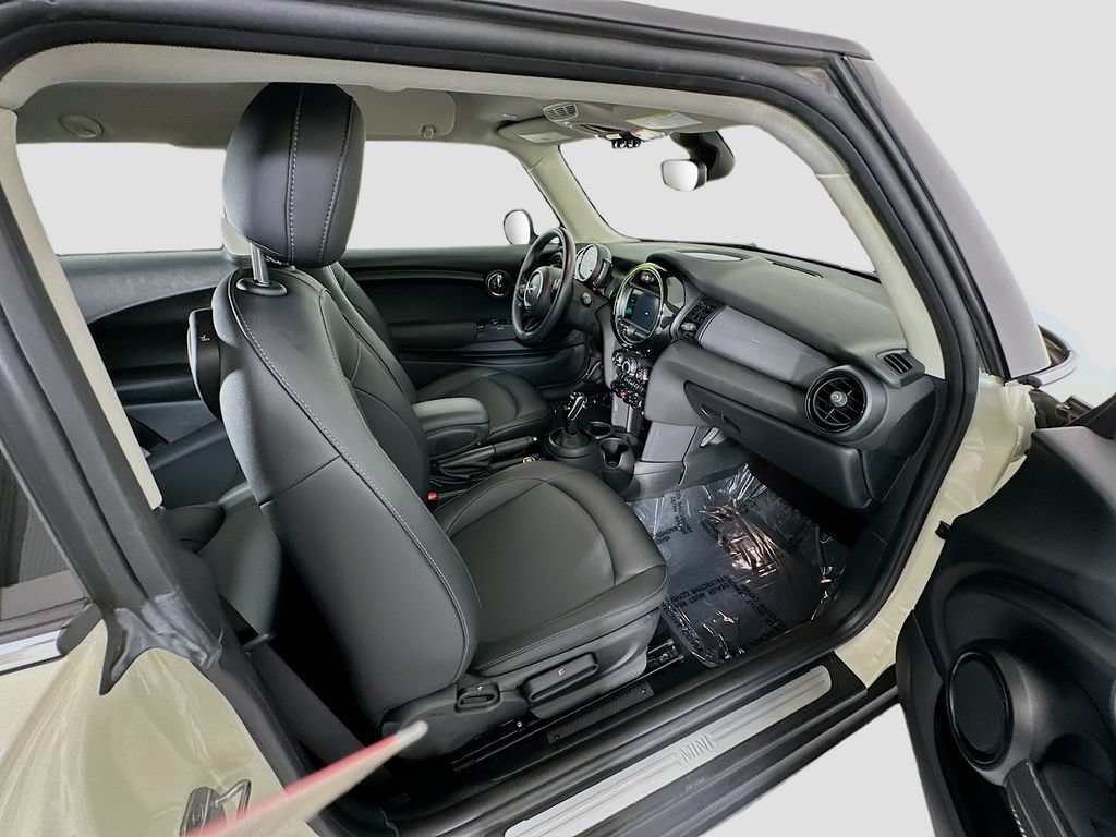Used 2021 MINI Cooper 2-Door Hardtop FWD image 28