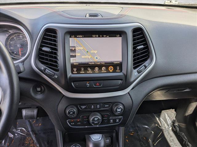 Used 2018 Jeep Cherokee Trailhawk w/ Trailer Tow Group AWD/4WD image 13