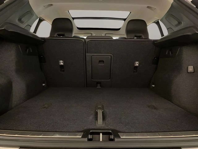 Used 2025 Volvo XC40 B5 Plus AWD/4WD image 81