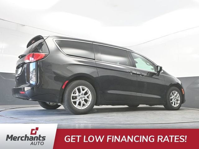 Used 2023 Chrysler Voyager LX FWD image 39