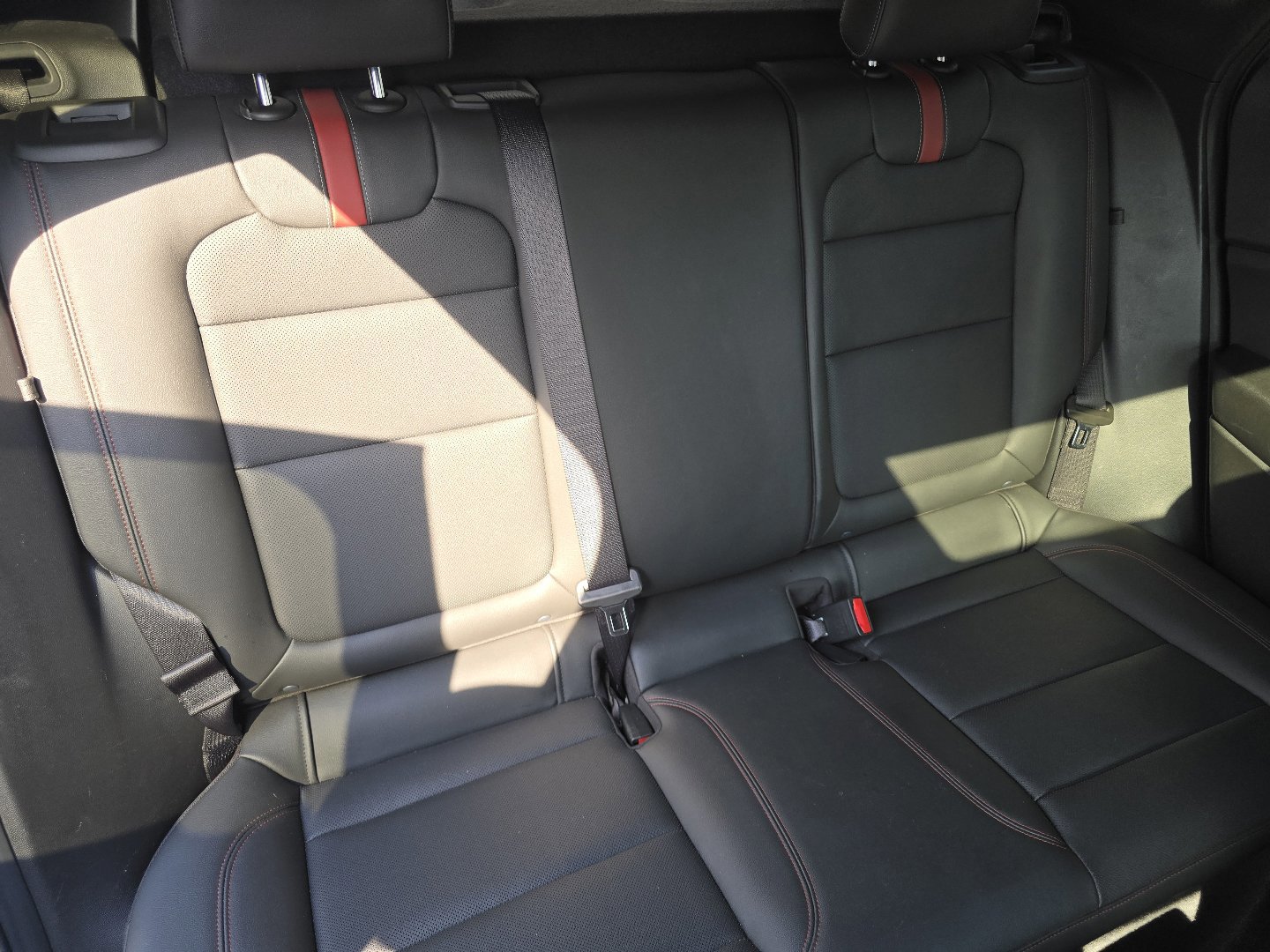 Used 2024 Chevrolet Trax RS w/ Sunroof Package FWD image 24