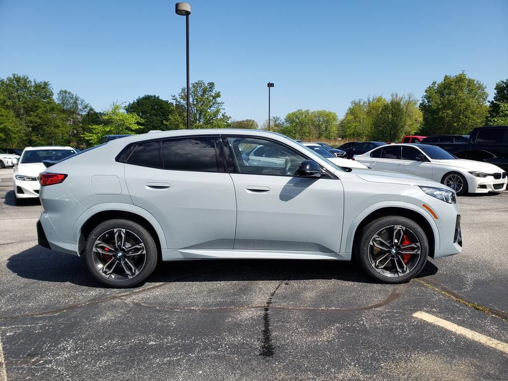 New 2026 BMW X2 xDrive28i w/ Technology Package AWD/4WD image 3
