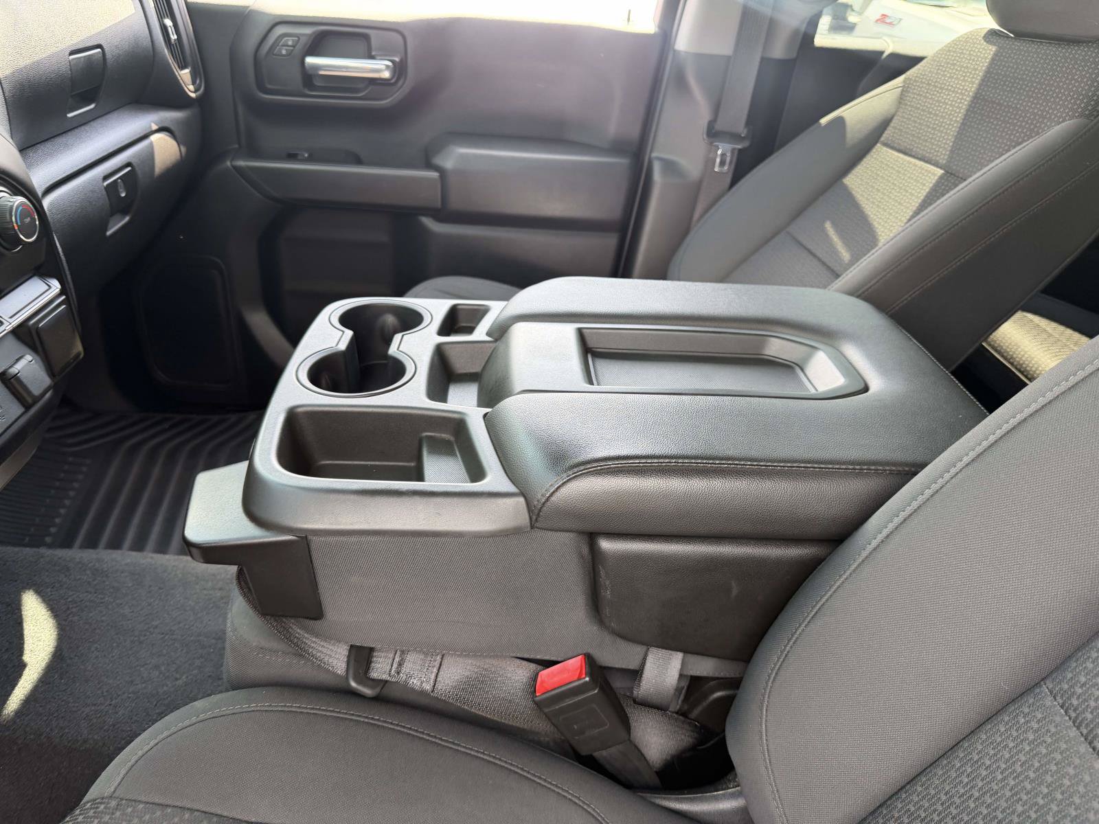 Used 2020 Chevrolet Silverado 1500 Custom w/ Custom Value Package AWD/4WD image 18