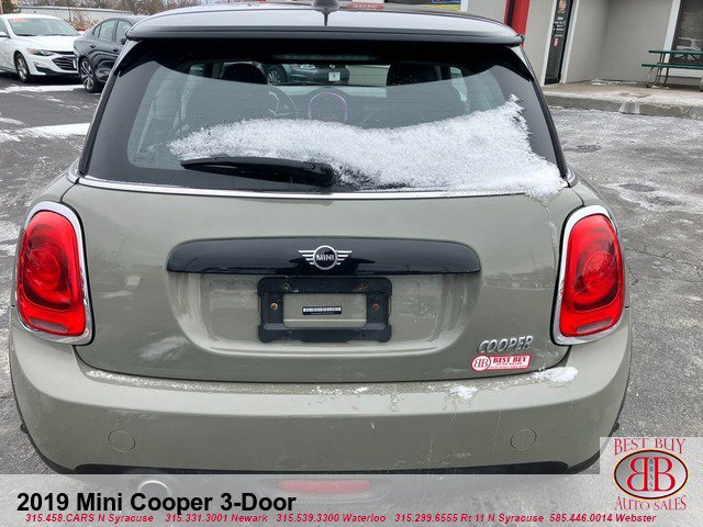 Used 2019 MINI Cooper 2-Door Hardtop w/ Storage Package image 5