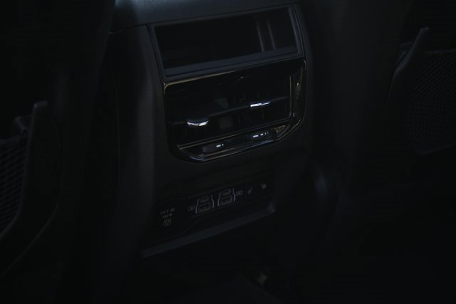 Used 2024 Jeep Grand Cherokee Limited image 22