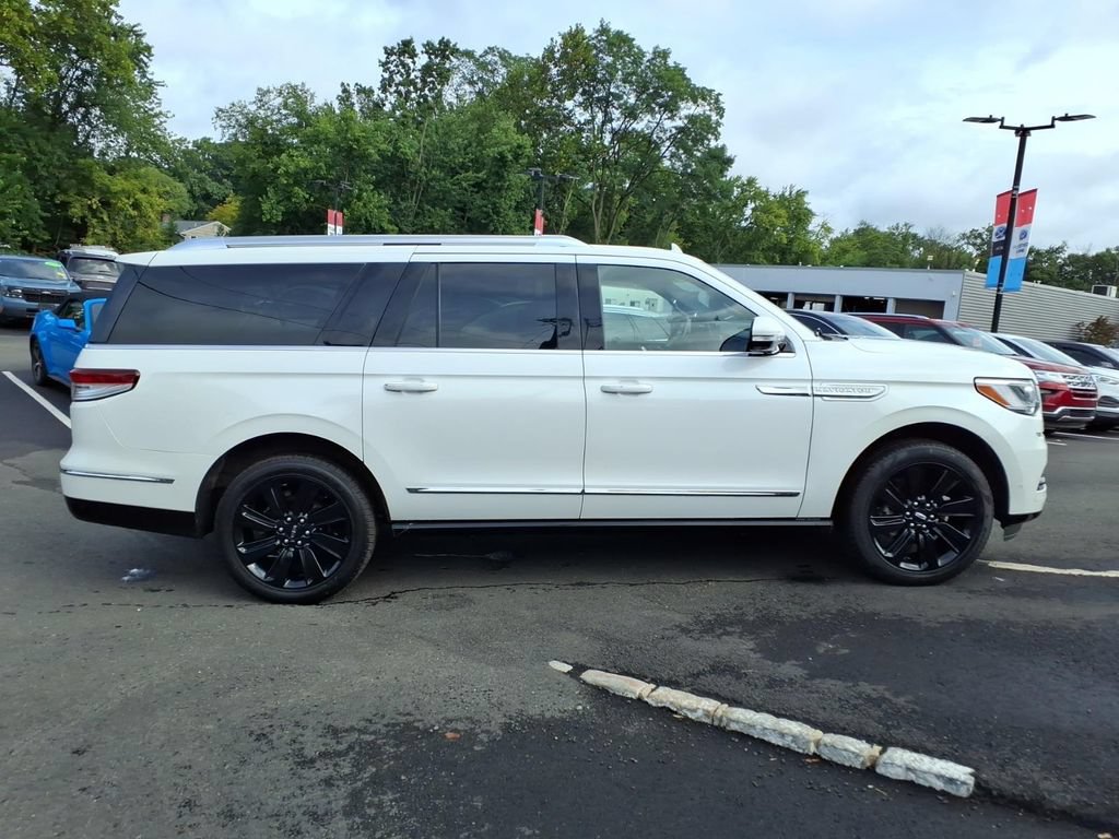 Used 2023 Lincoln Navigator L Reserve w/ Monochromatic Package AWD/4WD image 21