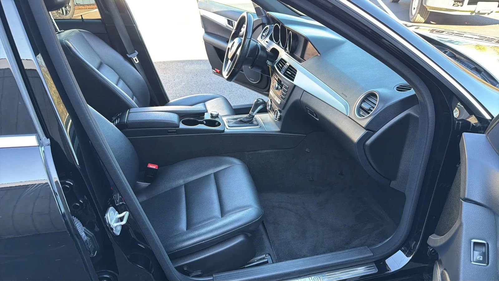 Used 2013 Mercedes-Benz C 250 Sedan w/ Multimedia Pkg image 10