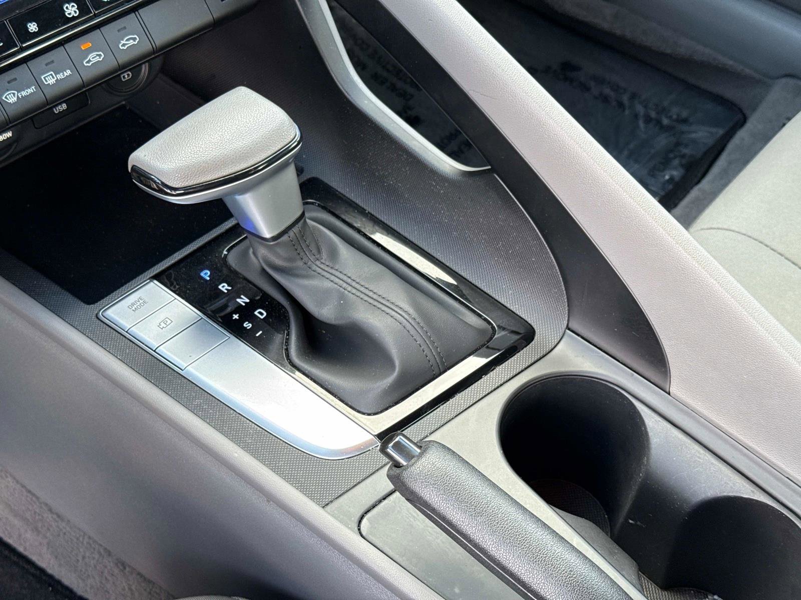 Used 2023 Hyundai Elantra SEL image 24