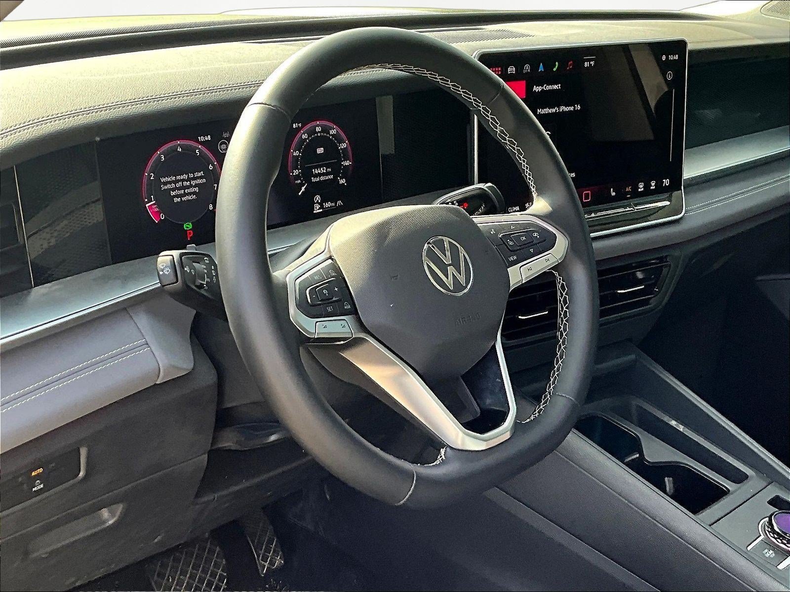 Used 2025 Volkswagen Tiguan SE w/ Panoramic Sunroof Package AWD/4WD image 19
