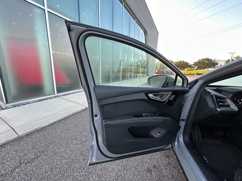 Used 2023 Audi Q4 e-tron Premium w/ Convenience Package image 58
