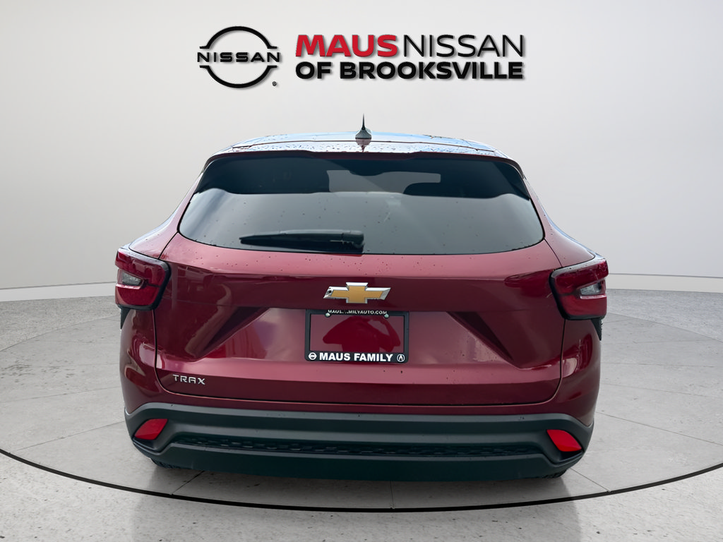 Used 2025 Chevrolet Trax LS FWD image 7