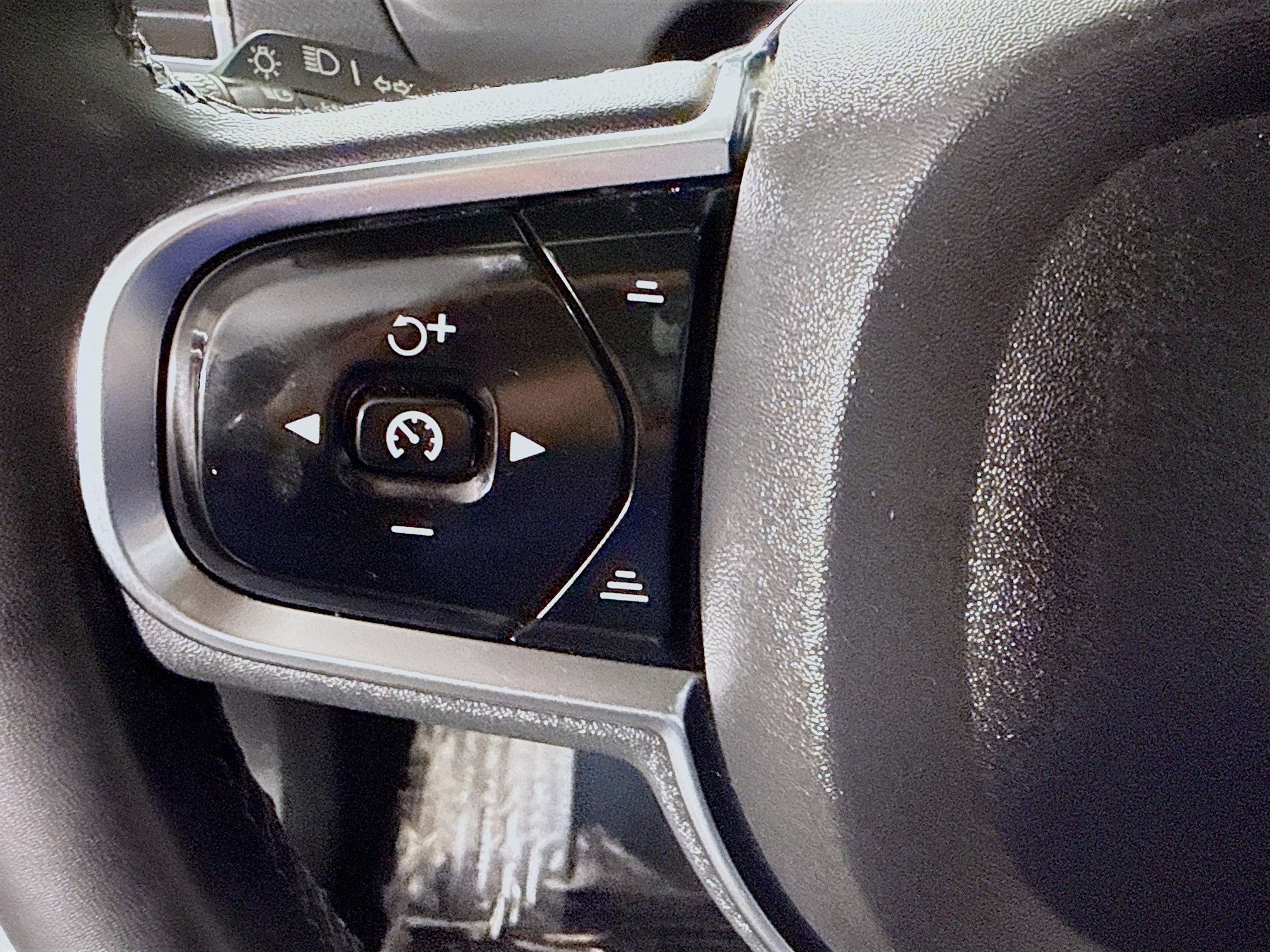 Used 2024 Volvo XC90 B5 Plus image 14