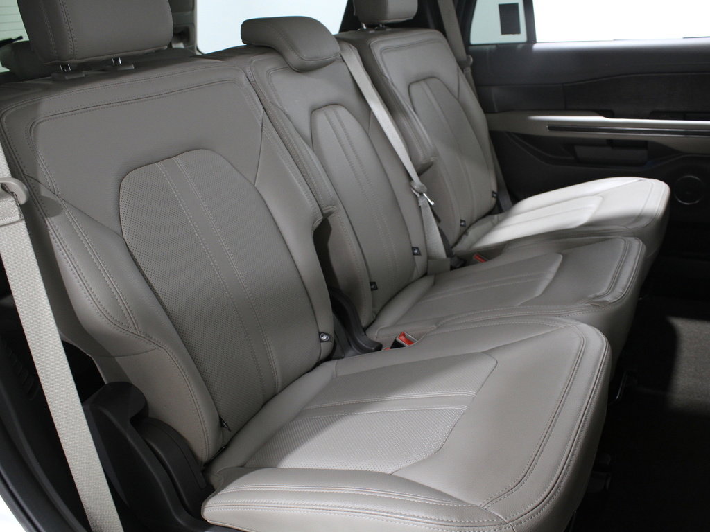 Used 2021 Ford Expedition Limited image 21