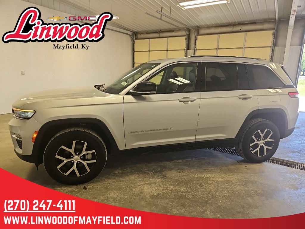 Used 2023 Jeep Grand Cherokee Limited AWD/4WD image 5