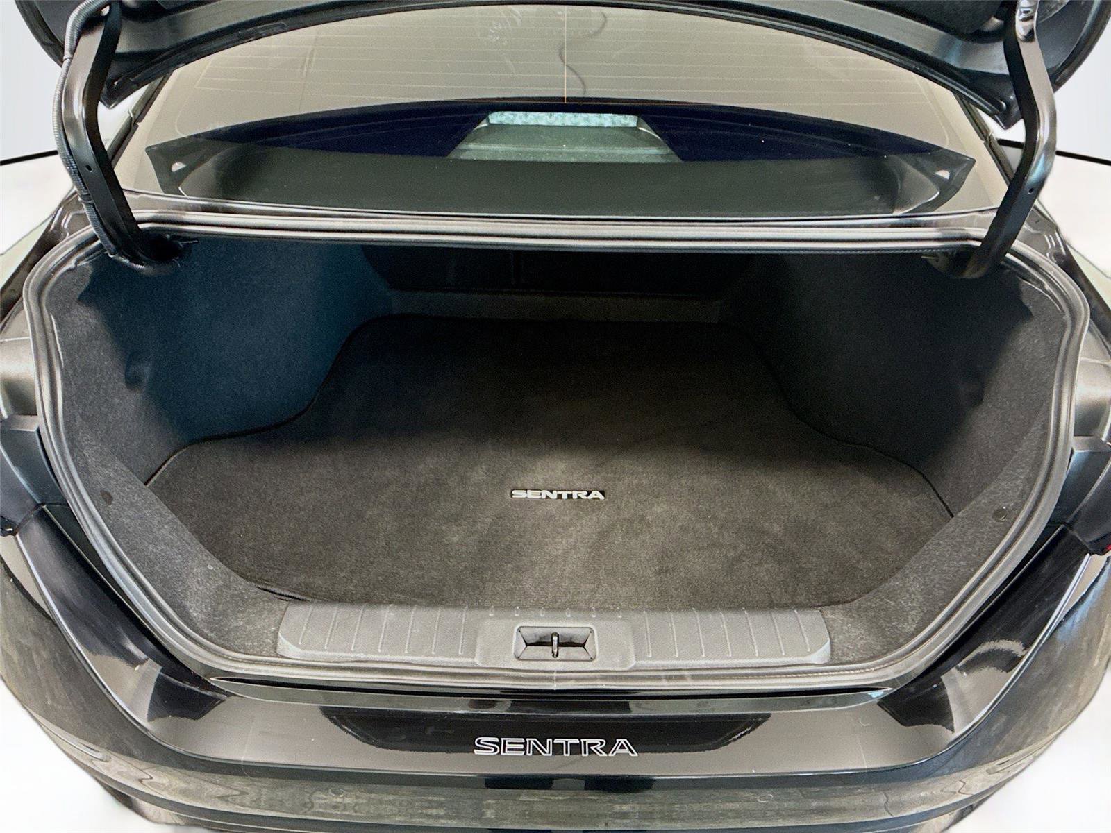 Used 2024 Nissan Sentra SR w/ SR Premium Package image 21