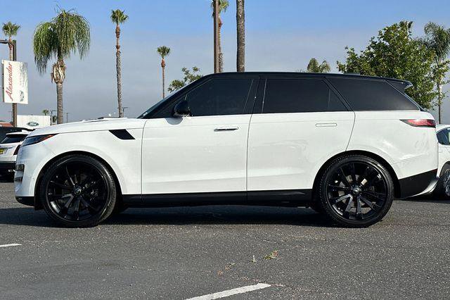Used 2024 Land Rover Range Rover Sport SE AWD/4WD image 7