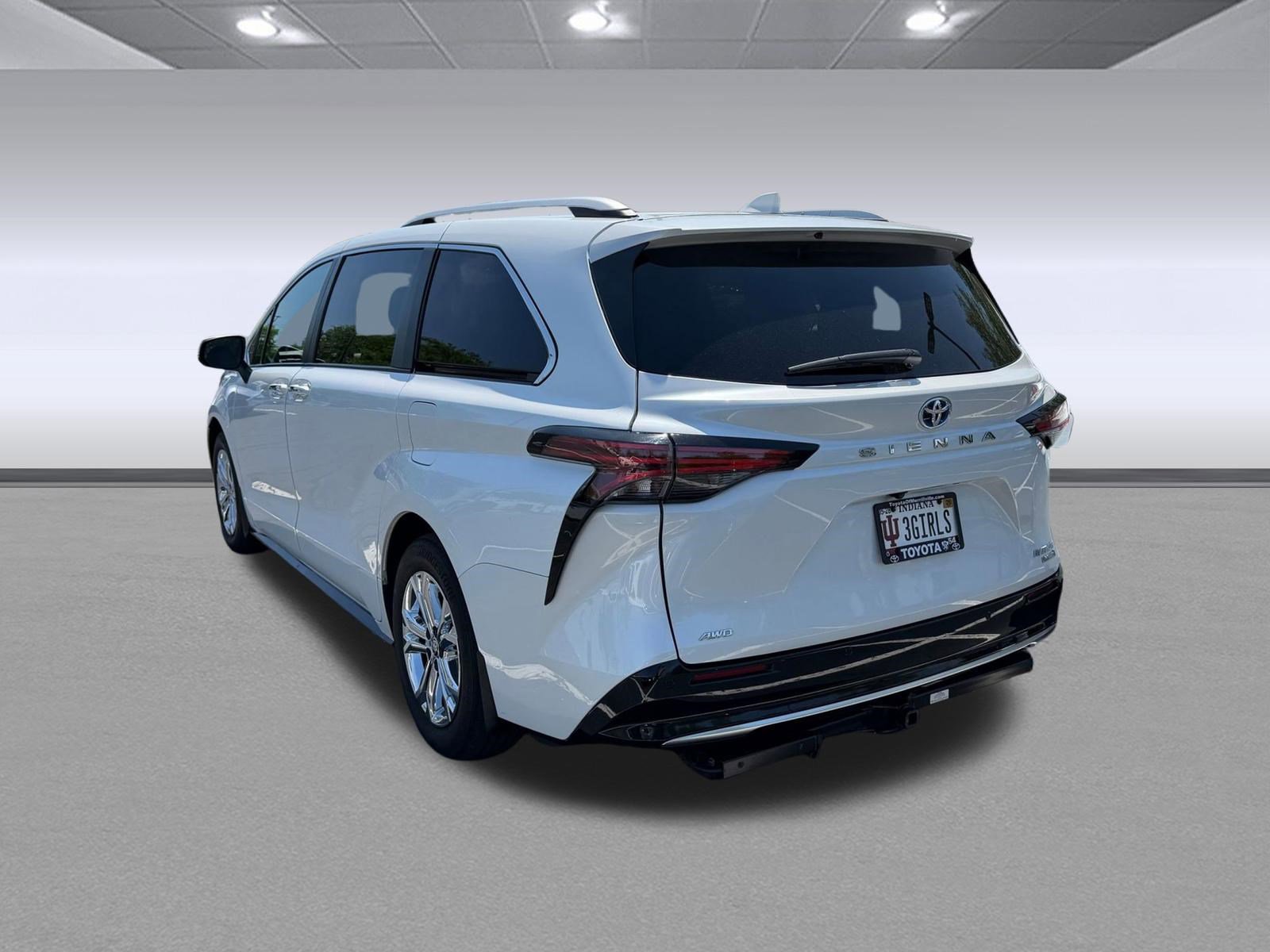 Used 2023 Toyota Sienna Platinum AWD/4WD video 2
