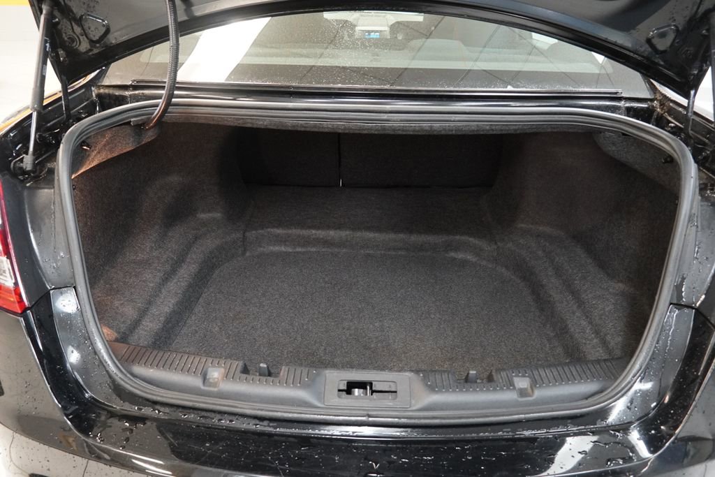 Used 2016 Ford Taurus SEL image 11