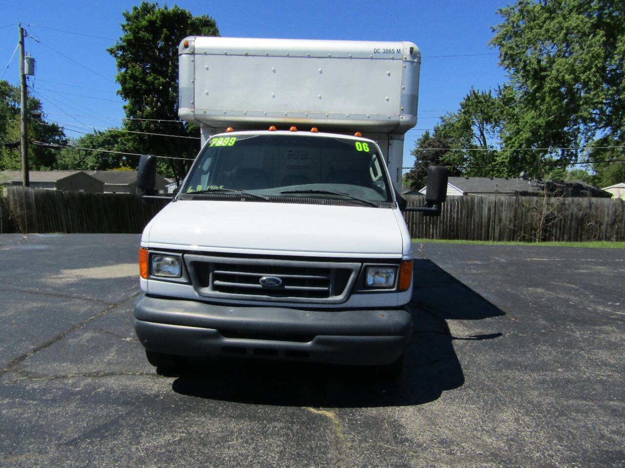 Used 2006 Ford E-450 and Econoline 450 RWD image 2