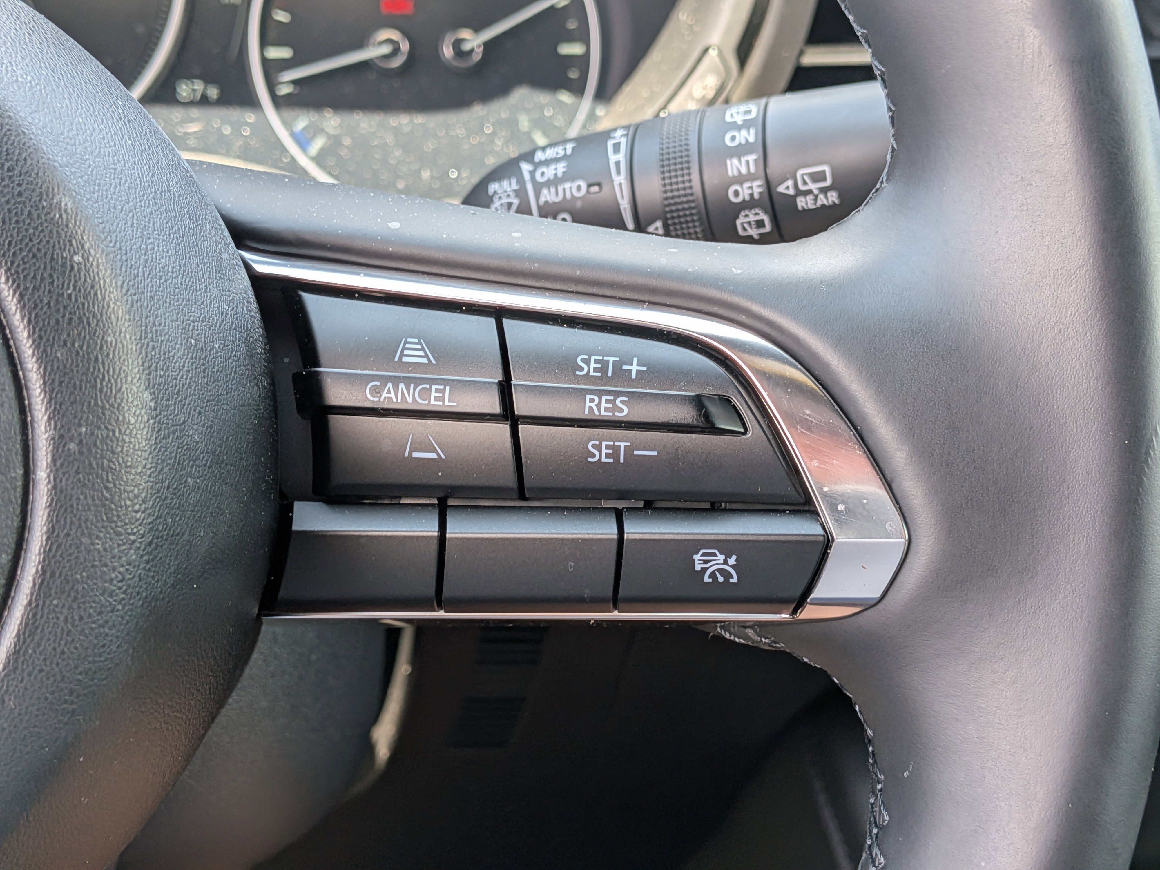 Used 2025 MAZDA MAZDA3 2.5 S Hatchback w/ Premium Pkg image 24