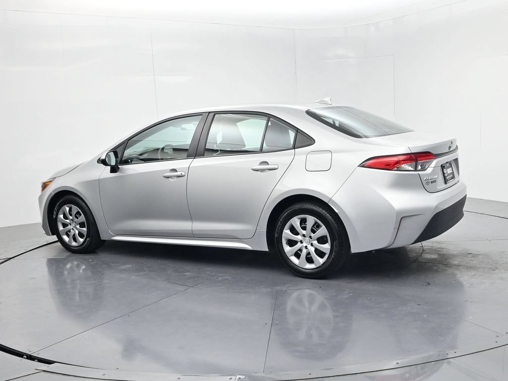 Used 2023 Toyota Corolla LE FWD image 5