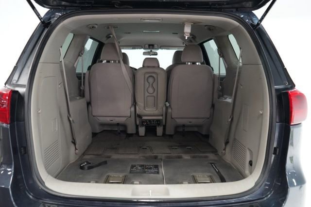 Used 2017 Kia Sedona LX image 35