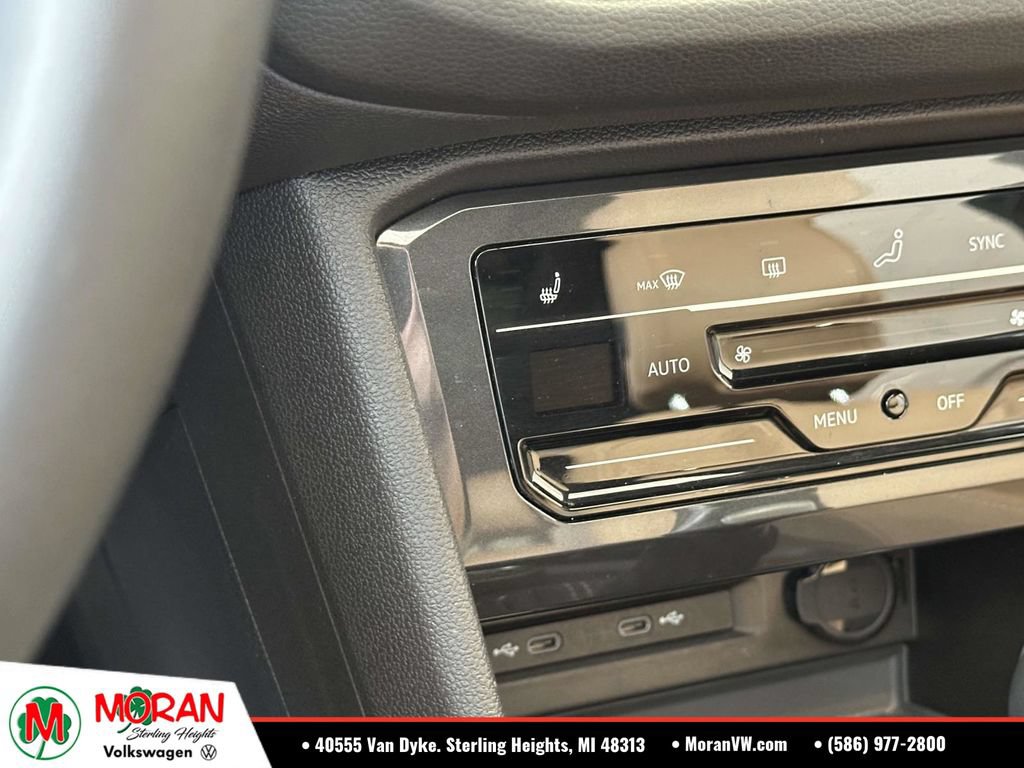 Certified 2023 Volkswagen Tiguan SE R-Line AWD/4WD image 29
