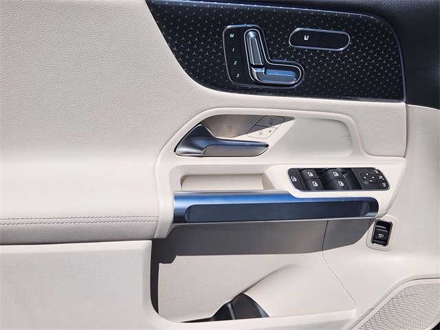 Certified 2025 Mercedes-Benz GLB 250 4MATIC image 10