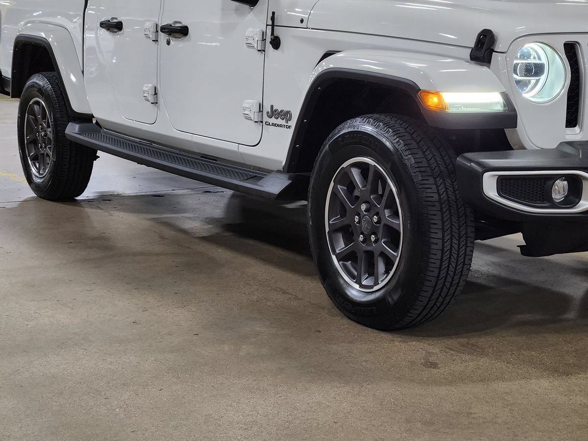 Used 2022 Jeep Gladiator Overland w/ LED Lighting Group AWD/4WD image 16