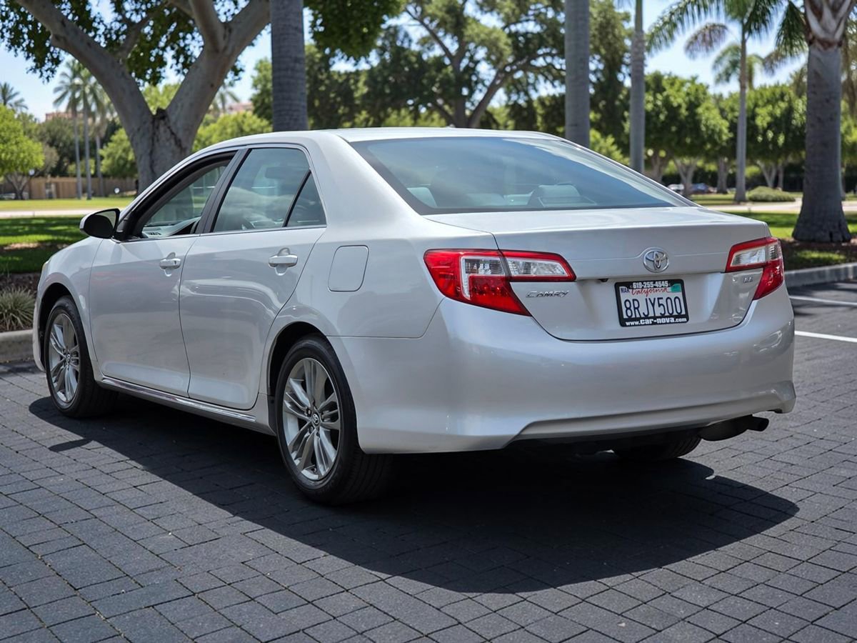 Used 2014 Toyota Camry LE FWD image 5