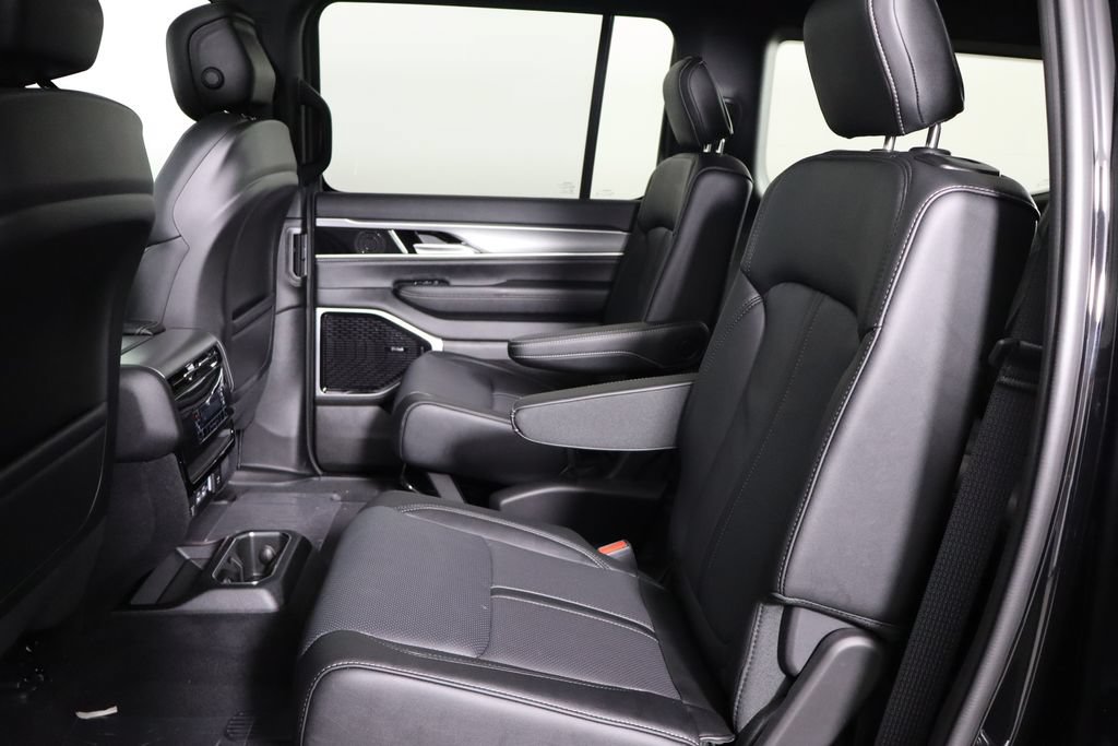 New 2026 Jeep Grand Wagoneer Limited w/ Premium Group II AWD/4WD image 15