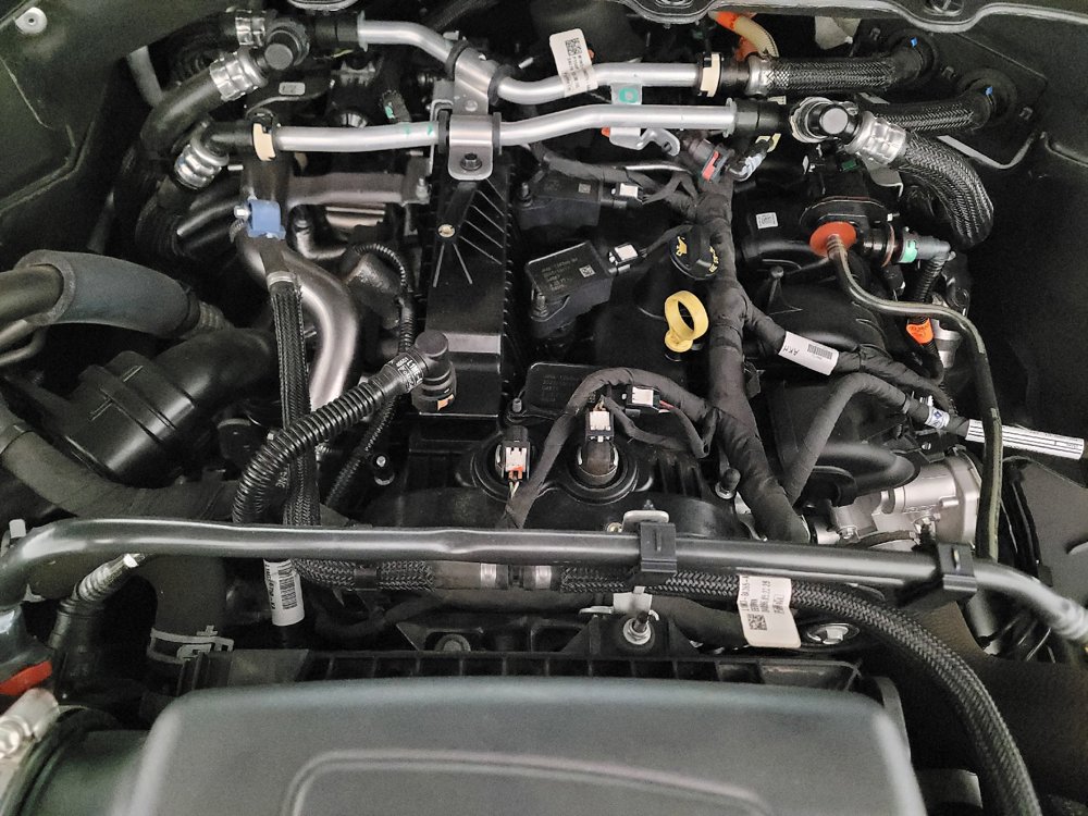 Used 2024 Ford Explorer XLT w/ Equipment Group 202A RWD image 30