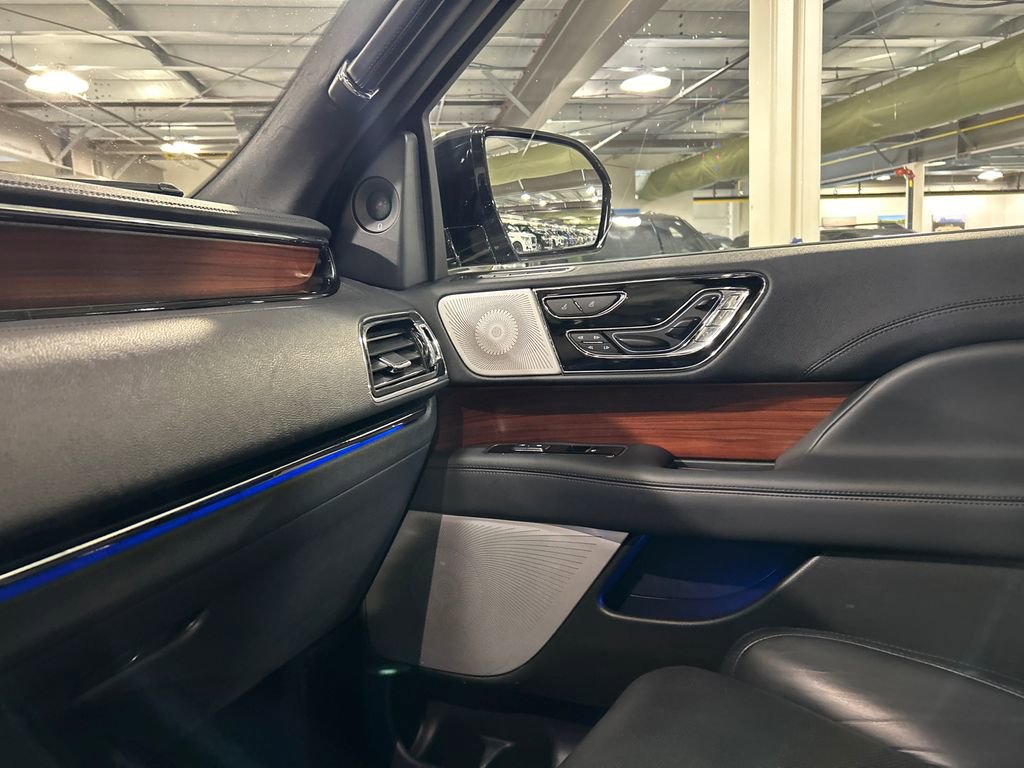 Used 2023 Lincoln Navigator Reserve image 19