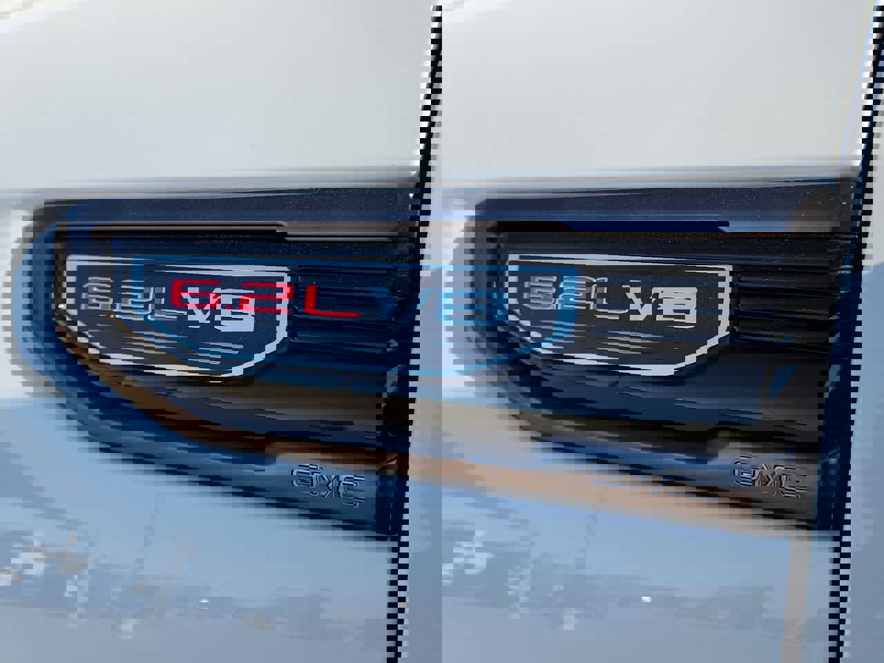 Used 2024 GMC Sierra 1500 AT4X image 11