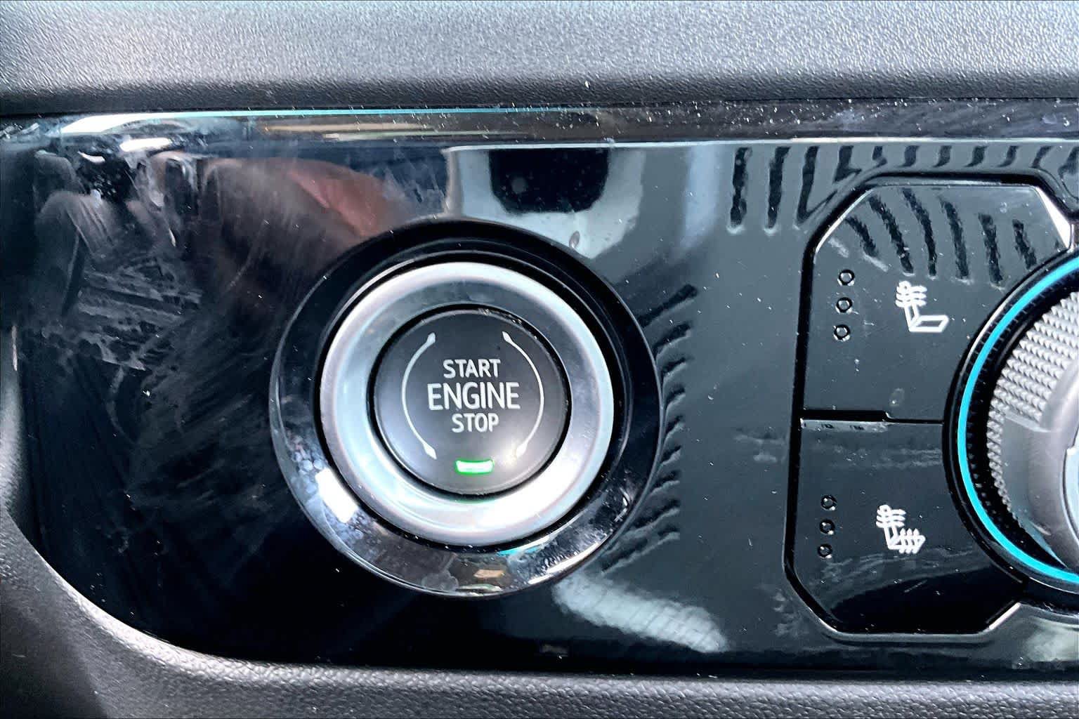 Used 2023 Chevrolet Silverado 1500 LT AWD/4WD image 35