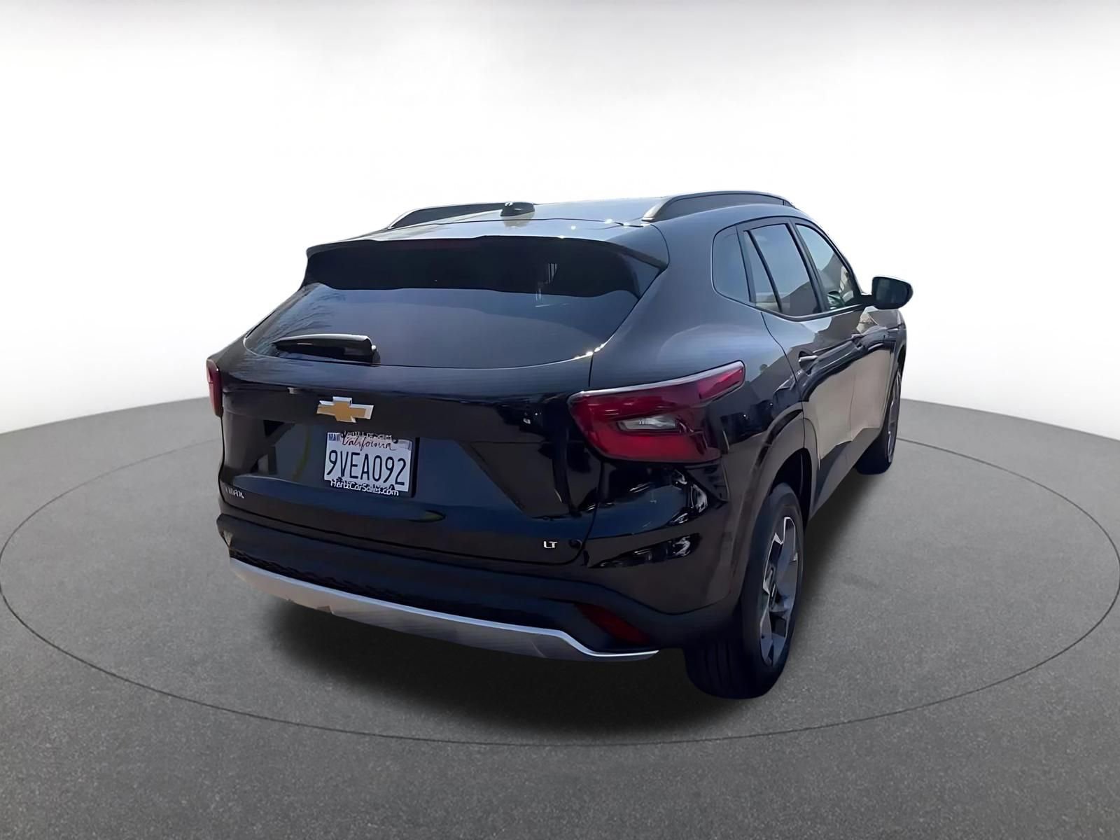 Used 2025 Chevrolet Trax LT image 14