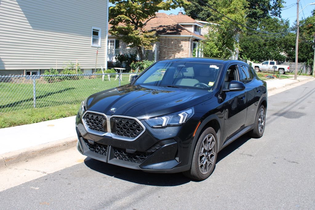 Used 2026 BMW X2 xDrive28i AWD/4WD image 2