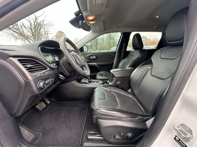 Used 2021 Jeep Cherokee Latitude Lux w/ Comfort/Convenience Group image 24