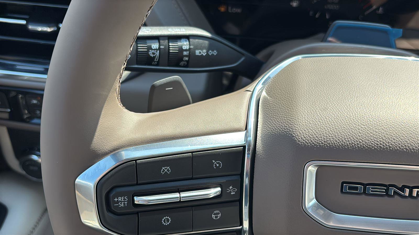 New 2026 GMC Yukon XL Denali w/ Denali Reserve Package image 33