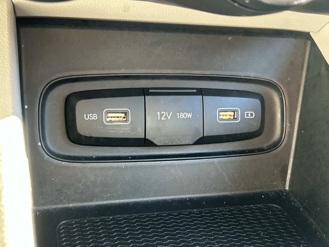 Used 2022 Hyundai Venue SEL FWD image 22
