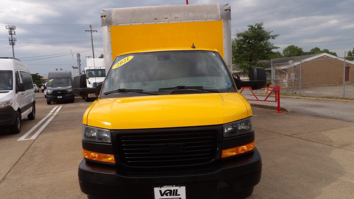 Used 2021 GMC Savana 3500 Extended w/ Power Convenience Package RWD image 5