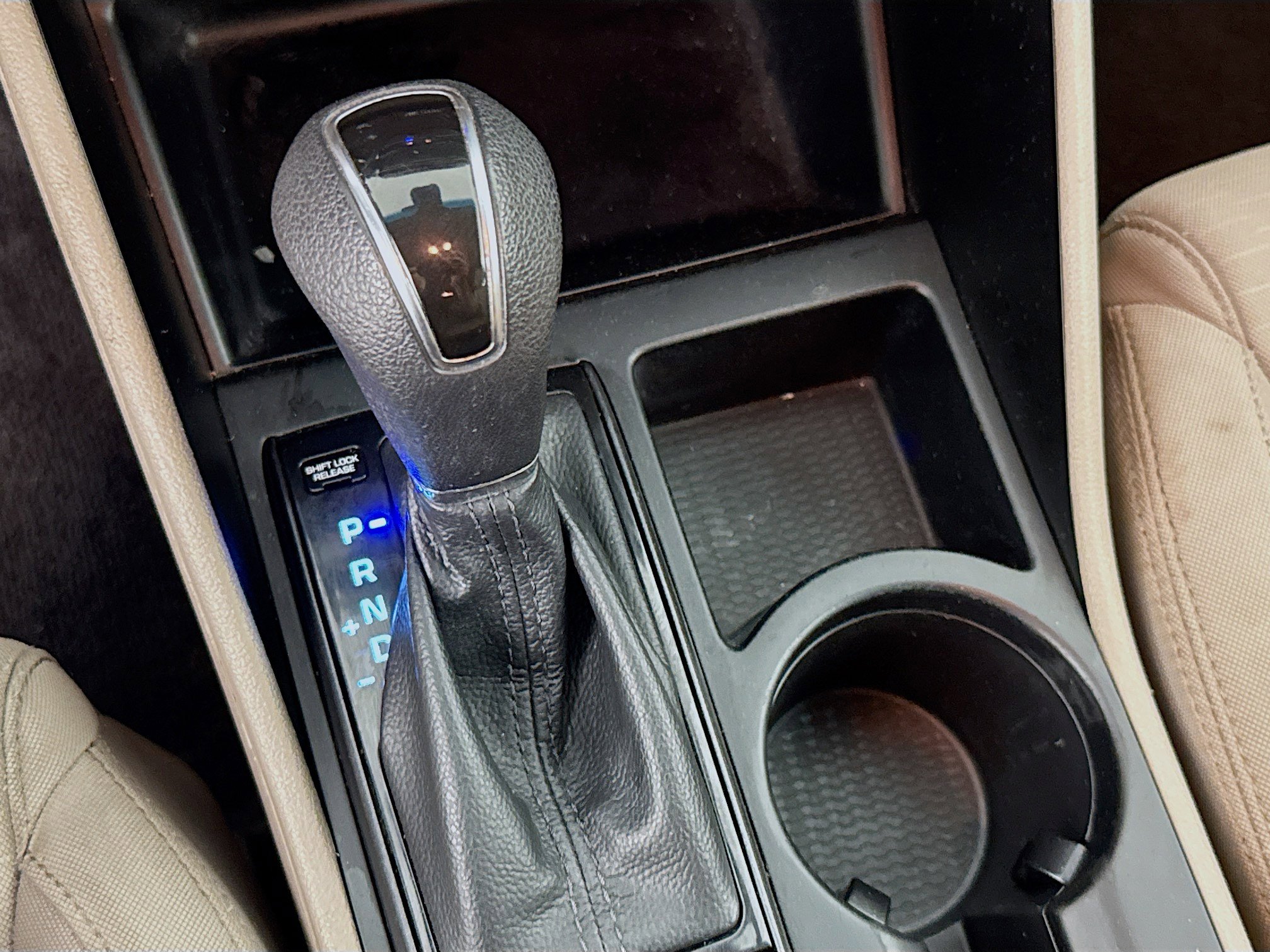 Used 2020 Hyundai Tucson Value w/ Cargo Package image 19