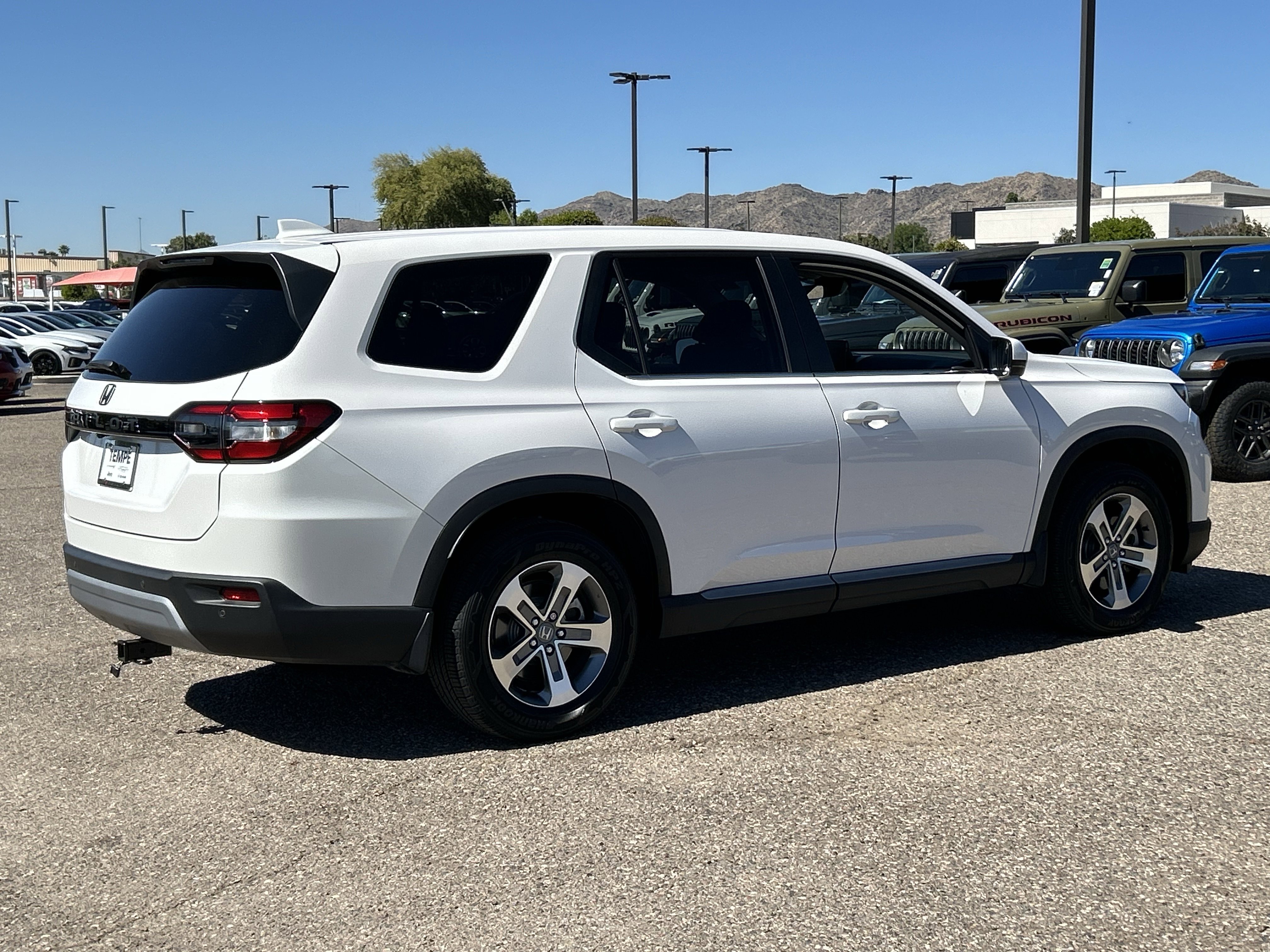 Used 2025 Honda Pilot EX-L image 5