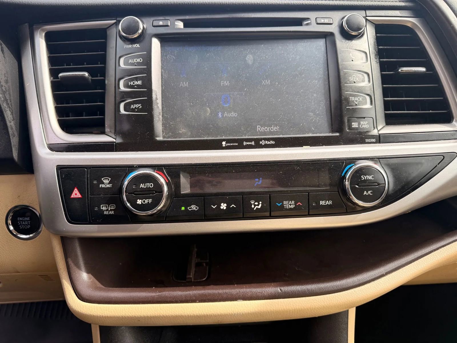 Used 2019 Toyota Highlander XLE image 21