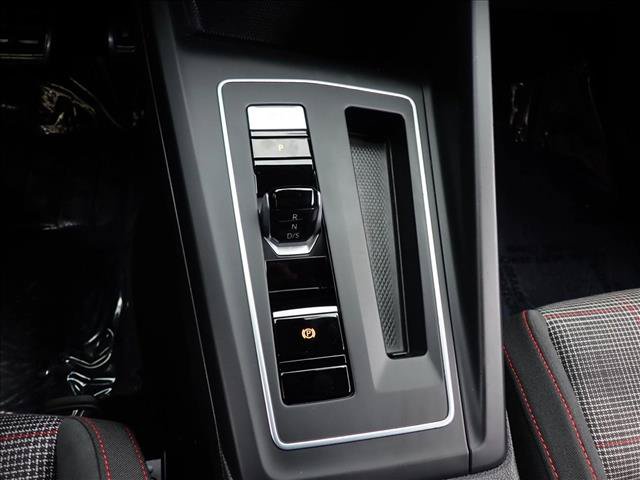 Used 2022 Volkswagen GTI SE FWD image 22