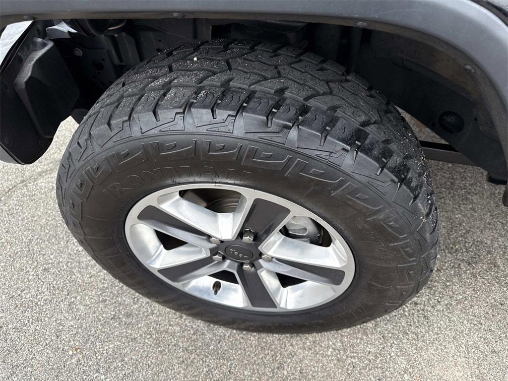 Used 2020 Jeep Wrangler Unlimited Sahara image 30