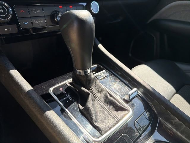 Used 2024 Jeep Compass Latitude image 23