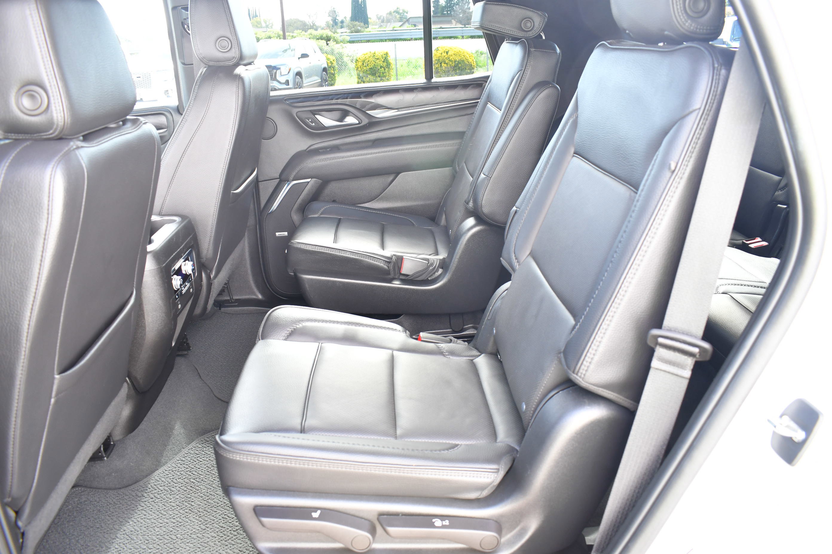 Used 2023 GMC Yukon Denali image 22