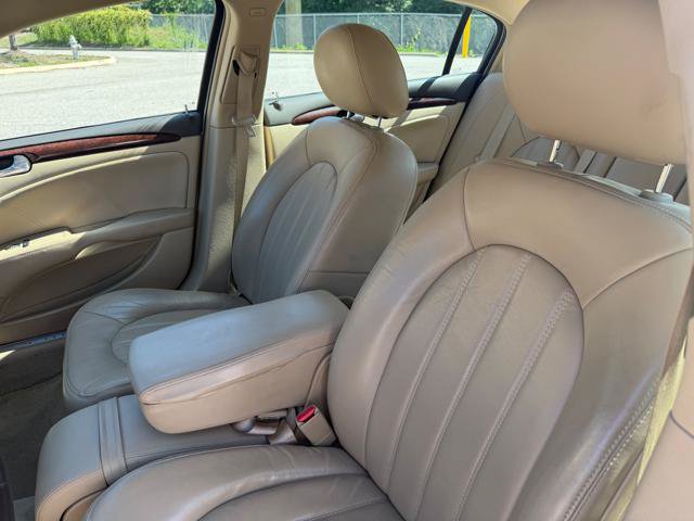 Used 2011 Buick Lucerne CXL FWD image 21