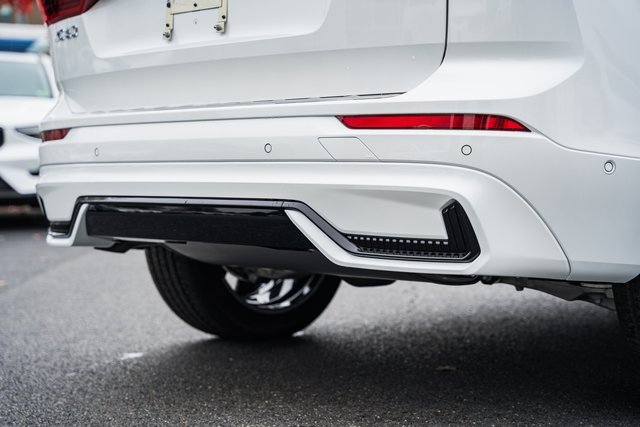 New 2026 Volvo XC60 B5 Plus w/ Protection Package Premier image 8